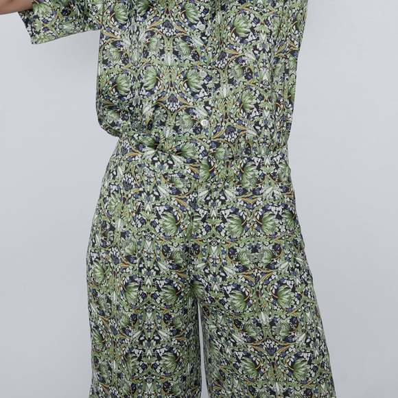 Zara FLORAL HIGH WAIST BERMUDAS Shorts w/Pockets - Picture 4 of 10